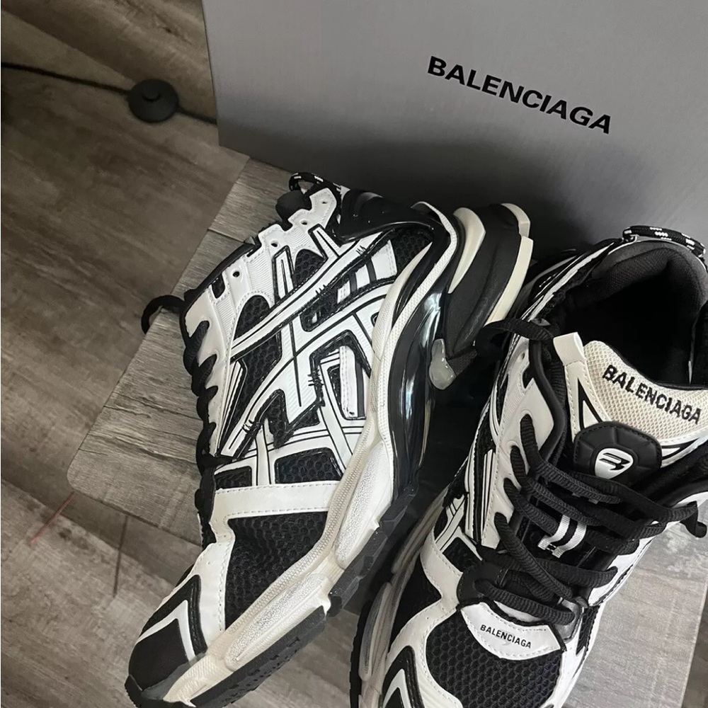 Balenciaga runner